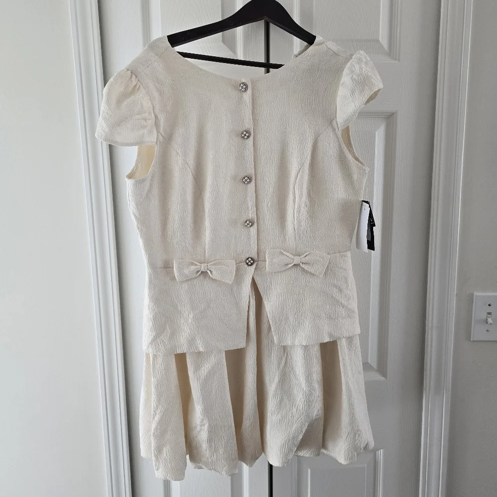 SENI & CADE Bow Trim Bubble Hem Short Dress - Picture 2 of 9